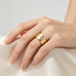 Large bague ajourée avec strass motif dessin animé, bague dorée tendance pour femme.