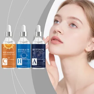 Set di siero viso con vitamina c, acido ialuronico e retinolo per una pelle radiosa.