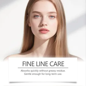 Vista dettagliata di cura viso con texture liscia e formula delicata per la routine quotidiana.
