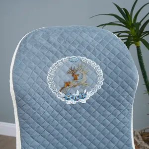 Housse de chaise de salle à manger matelassée de luxe nordique, élégante broderie de cerf.