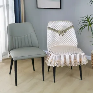 Light luxury curved chair cover, all-inclusive quilted dining chair slipcover for all seasons.