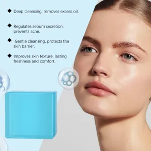 Vue detaillee du savon de nettoyage facial avec un nettoyage en profondeur pour une peau nette.