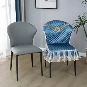 Housse de Chaise Matelassée Épaisse avec Bordure en Dentelle Antidérapante Universelle pour Chaise Incurvée Décoration de Salon
