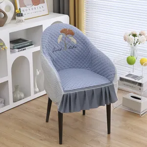 Fodera elastica spessa per sedia da pranzo con ricamo, coprisedia antiscivolo dettaglio.