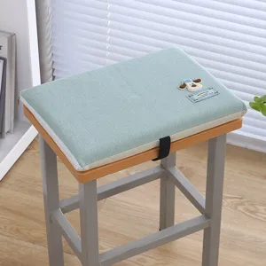 Cuscino seduta in memory foam verde con ricamo di cane carino per sedie da scuola.