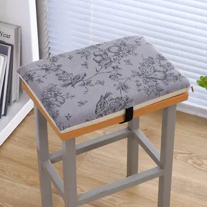 Cuscino per seduta rettangolare in memory foam con stampa botanica e cinghia per sedia scuola.