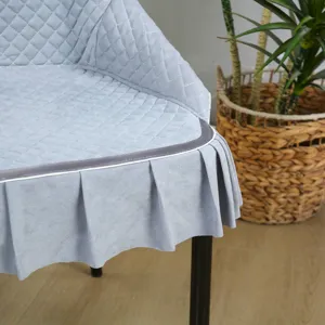 Fodera per sedia da pranzo trapuntata con volant, coprisedia elastico azzurro per casa.