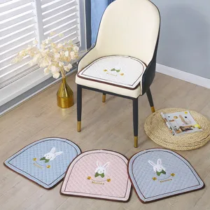 Coussin de chaise de salle à manger en fer à cheval antidérapant avec broderie de lapin.