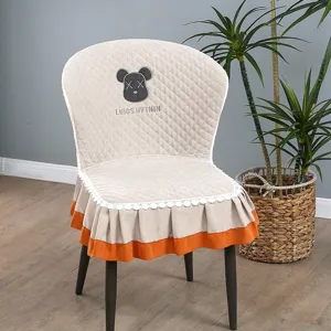 Housse de chaise de salle à manger matelassée avec motif d'ours et ourlet orange