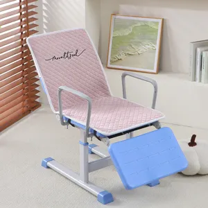 Vue détaillée du coussin de chaise de sieste pour étudiants, housse matelassée rose.
