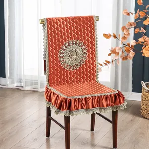 Fundas para sillas de comedor acolchadas con ribete de encaje y elegante bordado para el hogar.