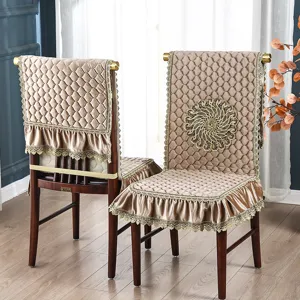 Conjunto de fundas de silla de comedor de terciopelo acolchado de lujo con encaje.