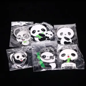 Collectie schattige panda metalen sleutelhangers met emaille, individueel verpakt in plastic