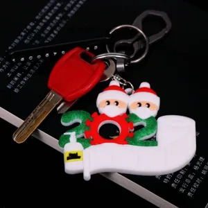 Dettaglio del portachiavi sopravvissuto alla pandemia di Natale 2020 con Babbo Natale