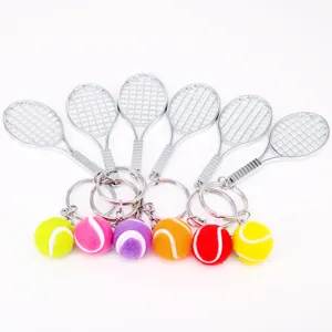 Llaveros de raqueta de tennis en miniatura y pelotas de colores en seis variantes