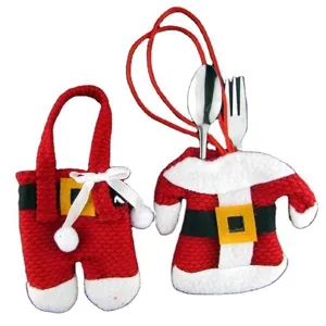 Handgefertigtes Set Besteckhalter im Weihnachtsmann-Stil für die Tischdekoration