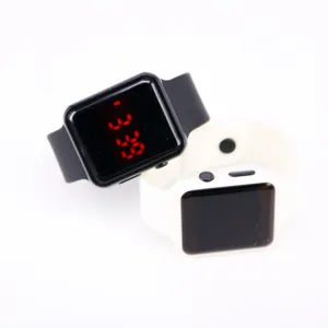 Par de elegantes relojes digitales LED cuadrados en blanco y negro con pantalla roja