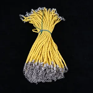 Bundel van 3mm gele gevlochten PU lederen koorden met zilveren kreeftsluitingen.