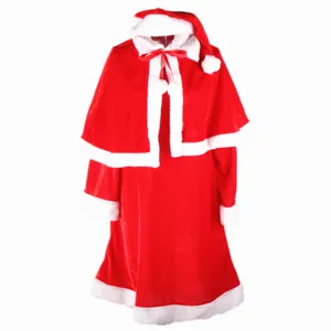 Kerstman kostuumset voor volwassenen in rood goudfluweel met zachte witte bontrand details