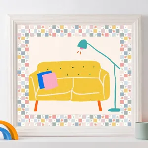 Blumiger Karo-Randaufkleber zur Dekoration einer gerahmten Illustration eines gelben Sofas