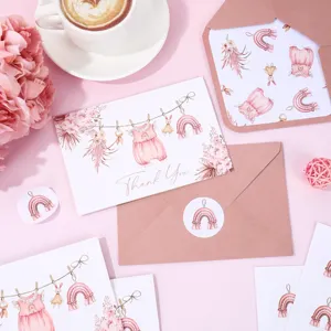 Detail des Grußkarten-Sets im Boho-Stil mit Blumen- und Regenbogenmotiven Rosa