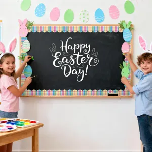 Gekleurde ruitjes Pasen prikbordrand voor het versieren van een schoolbord in de klas