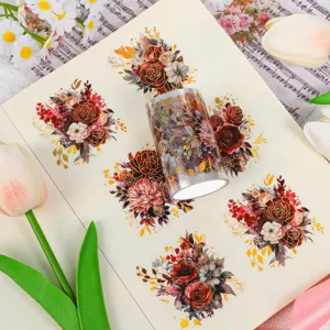 Detailansicht von PET-Blumenaufklebern auf Rolle mit Vintage-Rosendesigns für Scrapbooking.
