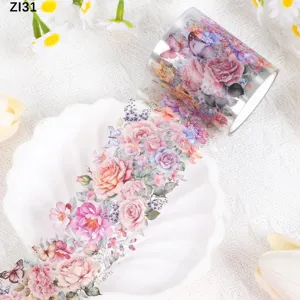 Detailansicht von PET-Blumenaufklebern mit Rosen und Schmetterlingen für Scrapbooking