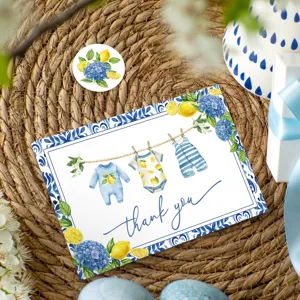 Detailansicht der Dankeskarte im Boho-Stil mit floralem Zitronen-Aquarellmuster