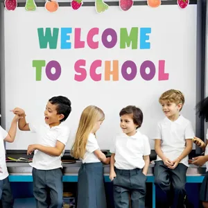 Colorful vinyl 'WELCOME TO SCHOOL' bulletin board stickers for classroom decoration