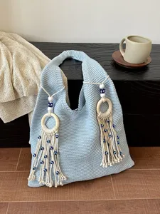 Hellblaue Strick-Hobo-Tasche mit Evil-Eye-Quastenanhängern für Freizeit und Strand