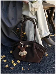 Grand sac fourre-tout marron vintage avec pendentif ours sur feuilles d'automne