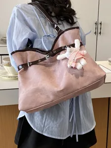 Sac cabas rose minimaliste pour femmes avec ceinture et breloque lapin en peluche
