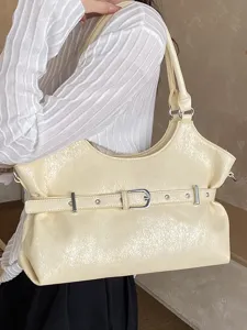 Elegante crème draagtas in Koreaanse stijl met riemdetail en craquelé textuurafwerking