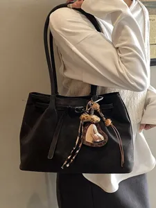 Vintage μαύρη δερμάτινη τσάντα tote με σχέδιο ζώνης και λεοπάρ καρδιά για γυναίκες