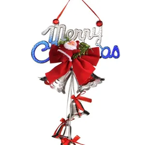Decorazione natalizia da appendere con scritta Merry Christmas e campanelli d'argento