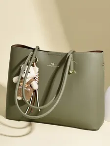 Elegante olivgrüne Pendler-Einkaufstasche mit großem Fassungsvermögen und Bärenanhänger