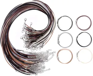 Detalle de cordones de collar encerados de 2 mm con cierres de langosta en varios colores.
