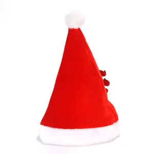 Vista lateral de un gorro de Papá Noel de terciopelo rojo con astas de lentejuelas.
