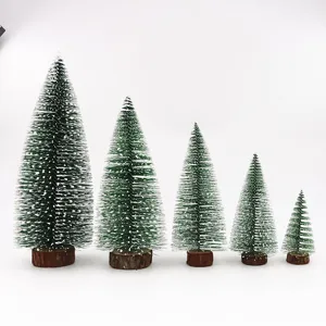 Set mit fünf künstlichen Mini-Weihnachtsbäumen mit Schneebeflockung und Holzsockeln