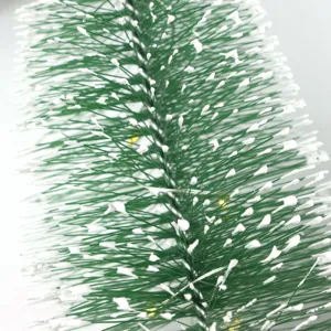 Mini árbol de Navidad con luces LED y nieve artificial para decoración de escritorio