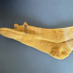 Wollene Zehensocken Halbfrottier-Mittelrohr Sportsocken gelb Outdoor Wandersocken Detail