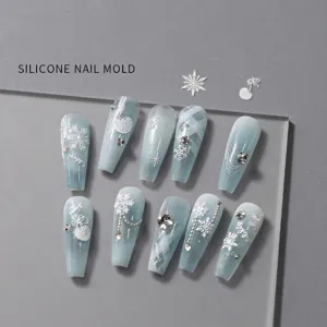 Professionelle 3D-Silikon-Nagelkunstform mit Winter-Schneeflocken- und Herzmotiven