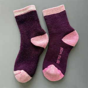 Merino wool thick thermal crew socks for women men winter outdoor hiking sports daily wear.