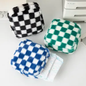 Borse cosmetiche in peluche a scacchi in nero verde e blu per la conservazione desktop
