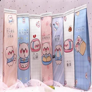 Juego de lindos estuches con forma de cartón de leche y divertidos dibujos de cerditos