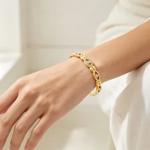 Gouden roestvrijstalen geometrische strass armatuur armband voor dames stijlvolle sieraden