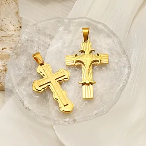 Pendentif croix double en acier titane plaqué or pour homme bijou hip-hop gothique européen.
