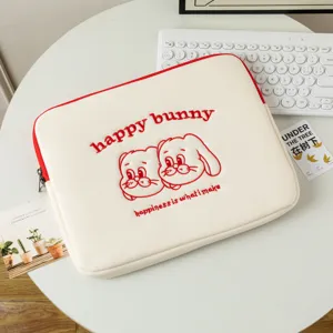 Housse pour ordinateur brodée lapin, crème et rouge, sac de protection souple pour tablette.