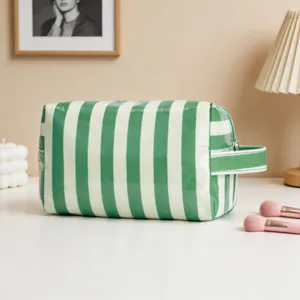 Bolsa de maquillaje de viaje a rayas verdes y blancas con gran capacidad de almacen